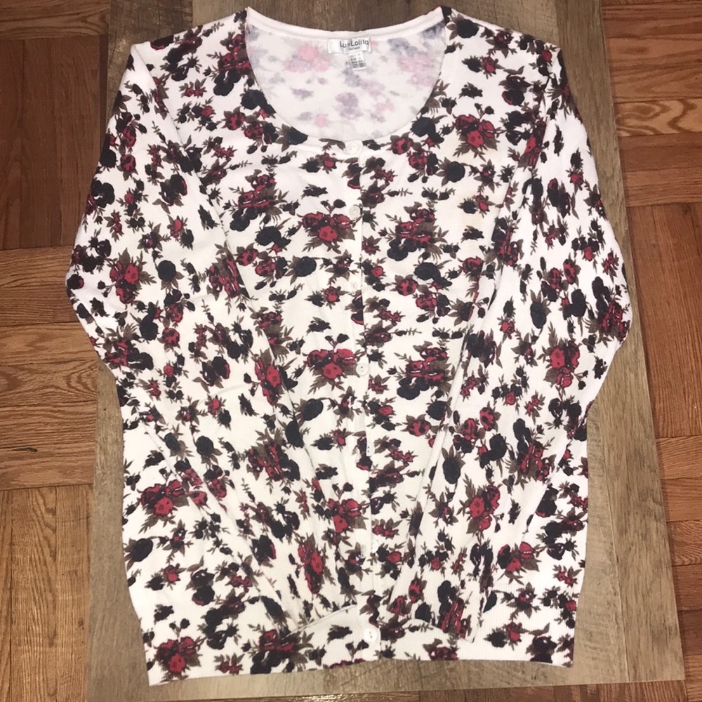 🌺🌺 Floral printed cardigan. Size: XL